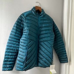 SOLD! 🌺 NWT All in Motion Teal Blue Puffer Jacket